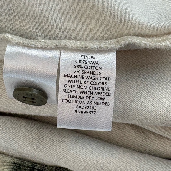 Sanctuary Cream and Green Tie-Dye Jean Jacket - Picture 14 of 16